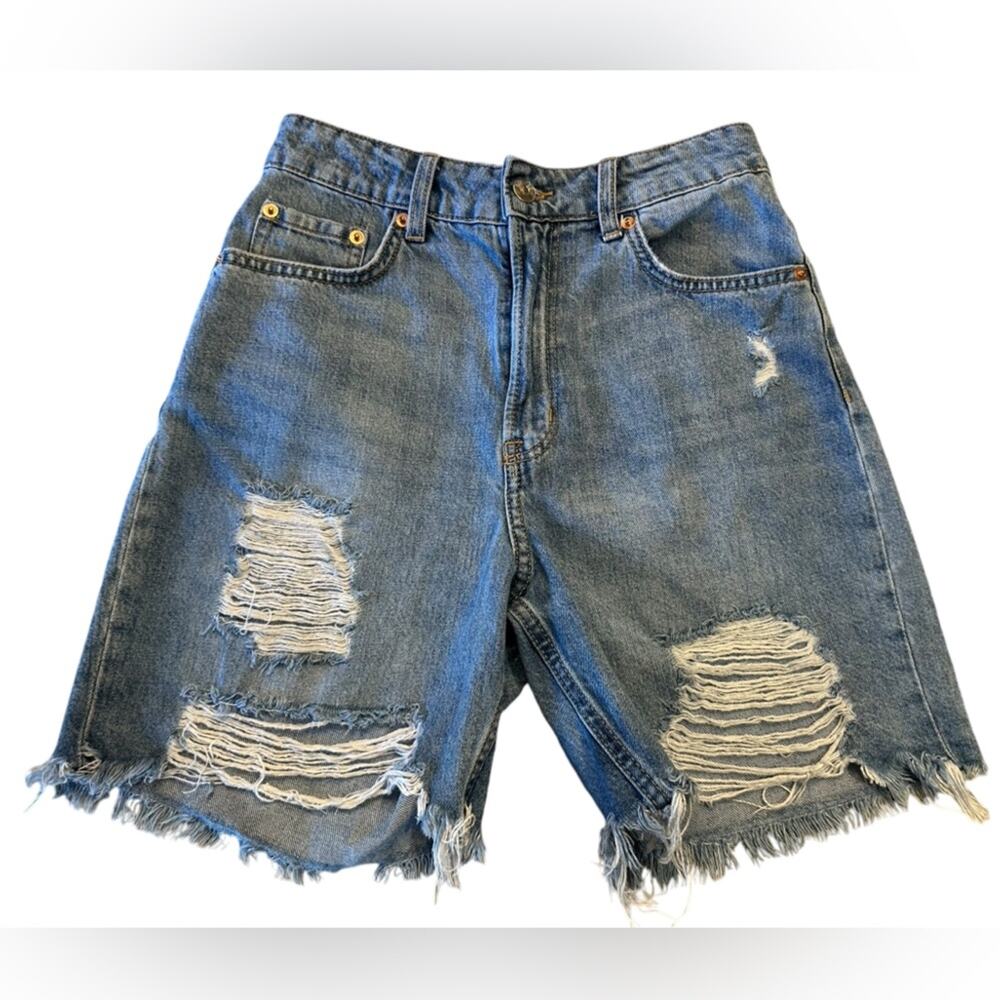Divided Women’s Size 4 (26 x 6) Distressed Bermuda Denim Shorts